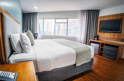 Simón Bolívar Hotel | TRYP by Wyndham Guayaquil Airport