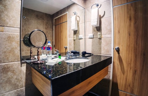 Simón Bolívar Hotel | TRYP by Wyndham Guayaquil Airport