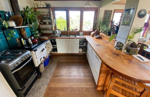 Tryphena Casa | Tryphena sunset and sea views! 5 minute walk to beaches, shops and restaurants.