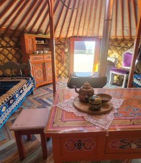 Hatgal Casa | Tsaatan - Mother's Traditional Ger