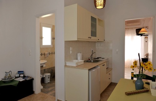 Adamas Hotel | Tsakanos Apartments