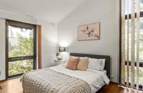 Doncaster East Casa | Tsapas Homes 1 with private bathroom