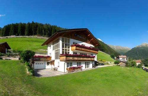 San Leonardo in Passiria Apartamento | Tscharfhof