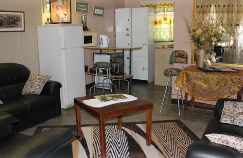 Francistown Casa | Tshimologo Farm Guest House