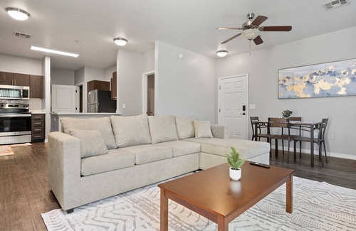 Deer Valley Apartamento | TSMC - 2 Bedroom 2 Bath w/ Pool and Gym #2035