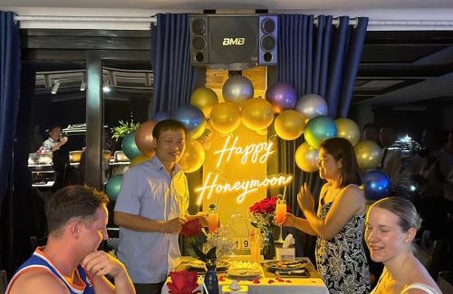 Ha Long Hotel | Tuần Châu - Phương Đông Motel Hạ Long