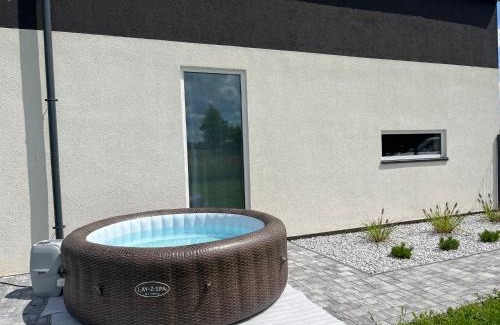 Lebcz Casa | Tu jest pięknie- dom premium z ogrodowym spa