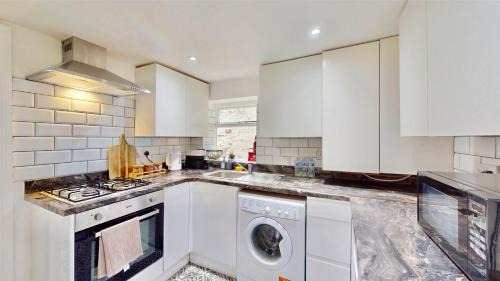 Harrow Road Apartamento | Tube & Notting Hill Nearby - Garden Flat Haven