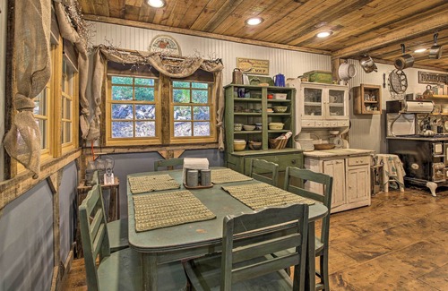 Sautee Nacoochee Cabina | ¡NUEVO! Retiro de montaña de 8 acres en el norte de Georgia con Creek