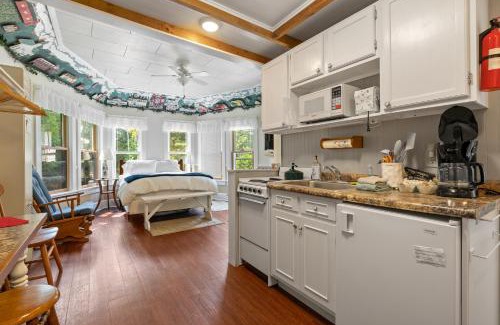 Ephraim Casa | Tuckaway Cottage by Simple Life Rentals