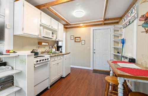 Ephraim Casa | Tuckaway Cottage by Simple Life Rentals