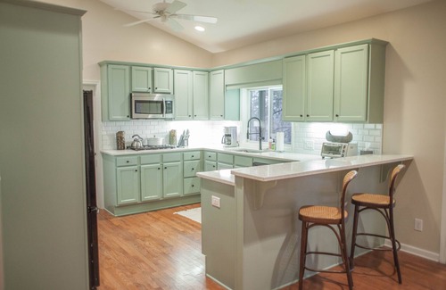 Big Canoe Casa | Tucked Away in Big Canoe (4 bed, 4 bath relaxing getaway)