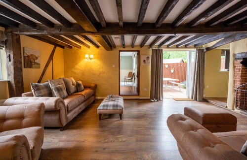 Saxthorpe Cabaña | Tucked away in the village of Saxthorpe, Inglenook, a semi-detached cottage dates back in parts to t