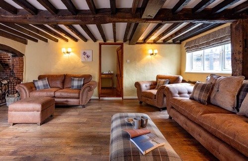 Saxthorpe Cabaña | Tucked away in the village of Saxthorpe, Inglenook, a semi-detached cottage dates back in parts to t