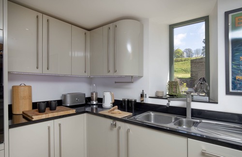 Harberton Cabaña | Tucked away in tranquil seclusion sits the delightful Dundridge Barn