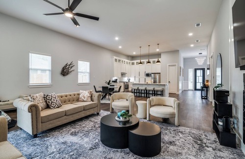 Garland Casa | Tucked away New construction Home near Garland Downtown area