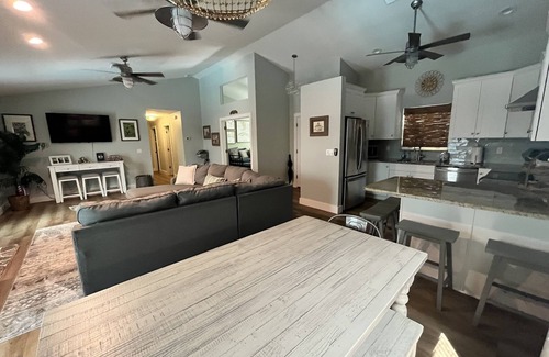 Englewood Casa | Tucked Away on Wooded Way located blocks from Manasota Beach with Heated Pool.