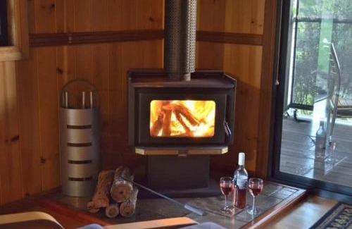 Rathdowney Casa | Tuckeroo Cottages - Kookaburra Cottage