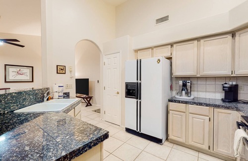 Casas Adobes Casa | Tucson National #8689 | Townhouse in Tucson with pool, golf, hot tub, & W/D