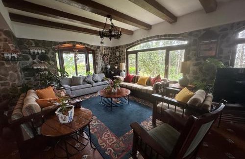 Cerro Azul Chalet De Esquí | Tudor Mountain Retreat