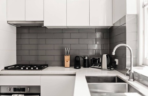 Toorak Casa | Tudor Tranquility Garden Retreat by Toorak Village