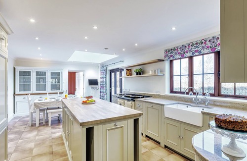 Halstead Cabaña | Tuffon Hall Farmhouse
