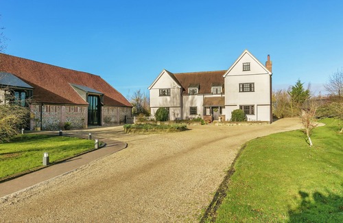 Halstead Cabaña | Tuffon Hall Farmhouse