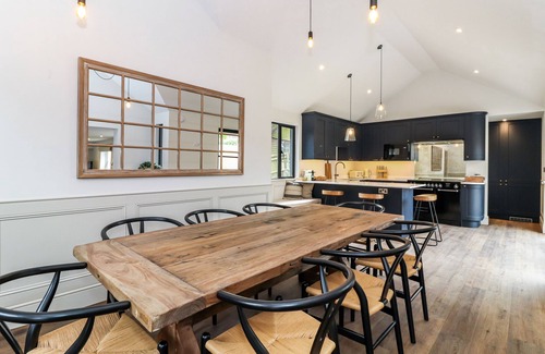 Chipperfield Cabaña | TUFFS FARM, pet friendly, character holiday cottage in Chipperfield