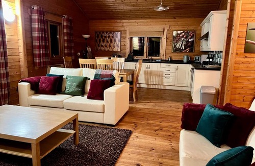 Ampney Crucis Casa | Tufty Lodge, Lake Pochard lodge 9