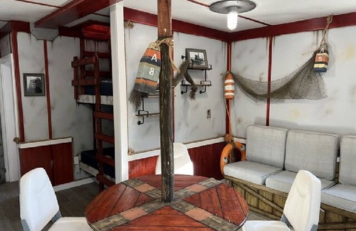 Bayfield Cabina | Tug Boat- Deluxe Cabin #4 on map