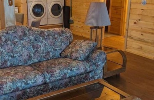 South Rutland Casa | Tug Hill, Fisherman's Paradise, Rural and Quiet - Upstairs