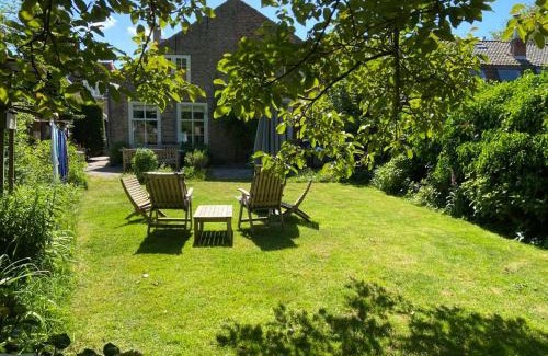 Veere Casa | Tuinkamer in Monumentaal pand