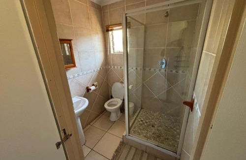 Brandwag Casa | Tukha Guesthouse