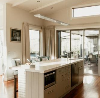 Kahuranaki Casa | Tuki Views House with pool and spa