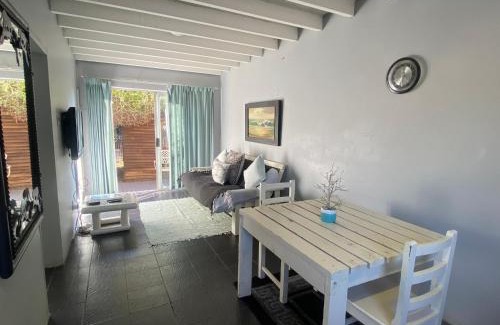 Universitas Casa | Tula@159