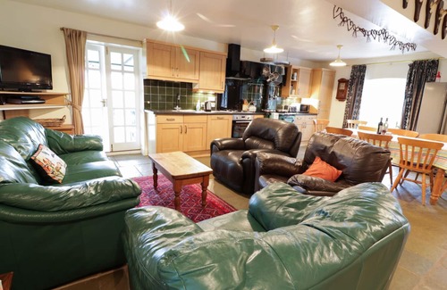 Perth Cabaña | TULCHAN LODGE, admite mascotas, con chimenea en Crieff, Ref 953719