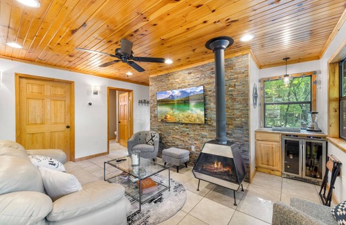 Camdenton Casa | Tulip House - 3 bedroom in back of cove