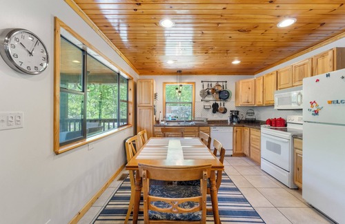 Camdenton Casa | Tulip House - 3 bedroom in back of cove