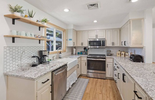 Central Oregon Casa | Tulip st Retreat:Close to UO campus/Autzen stadium