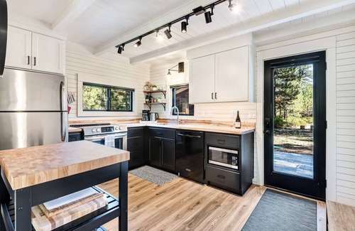 Bend Cabina | Tumalo Falls Modern Cabin Boulder House Bend