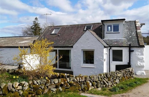 Colvend Cabaña | Tumbling Banks - a cottage that sleeps 4 guests in 2 bedrooms