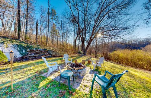 Franklin Casa | Tumbling Leaf Cabin