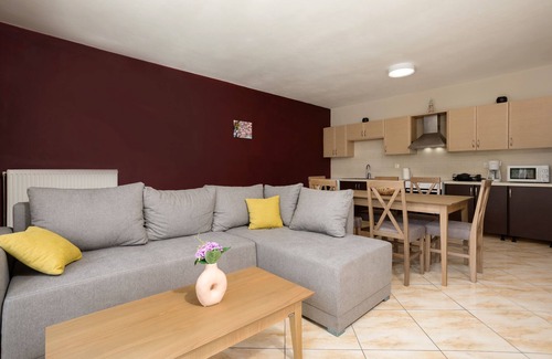 Kalpaki Apartamento | Tumeremos Apartamento Vacacional para 8 personas zona privada de BBQ