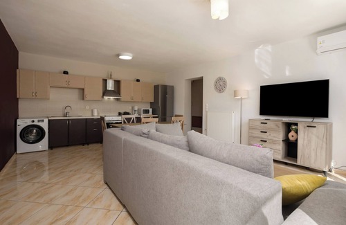 Kalpaki Apartamento | Tumeremos Holiday Apartment : 3-bedroom apartment in Zakynthos near Laganas.
