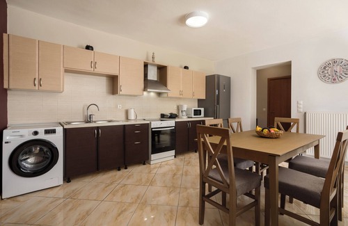 Kalpaki Apartamento | Tumeremos Holiday Apartment : 3-bedroom apartment in Zakynthos near Laganas.