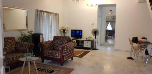 Rawang Casa | Tun Perak Homestay