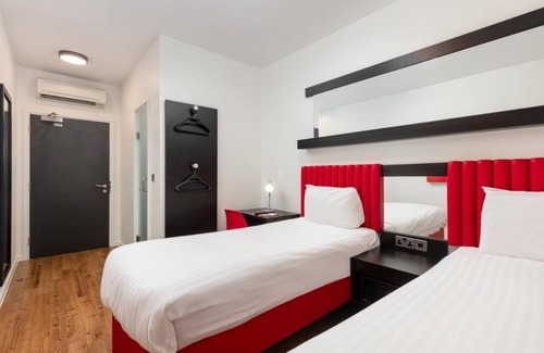 Liverpool City Centre Hotel | Tune Hotel Liverpool