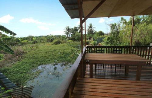 Ipoh Casa | Tung's Tropika - With a Wooden Hut by a Lake