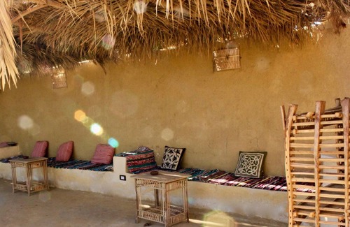 Tunis Village Alquiler De RV | Tunis Tone - Tunis Village Campsite