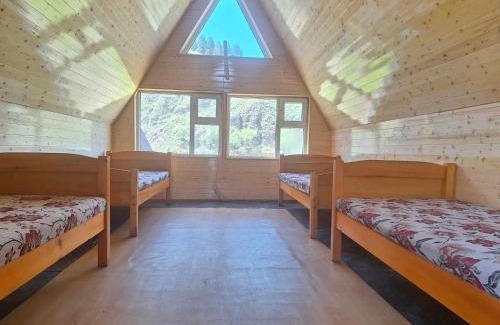 Selenge Otro | Tunkhelguesthouse